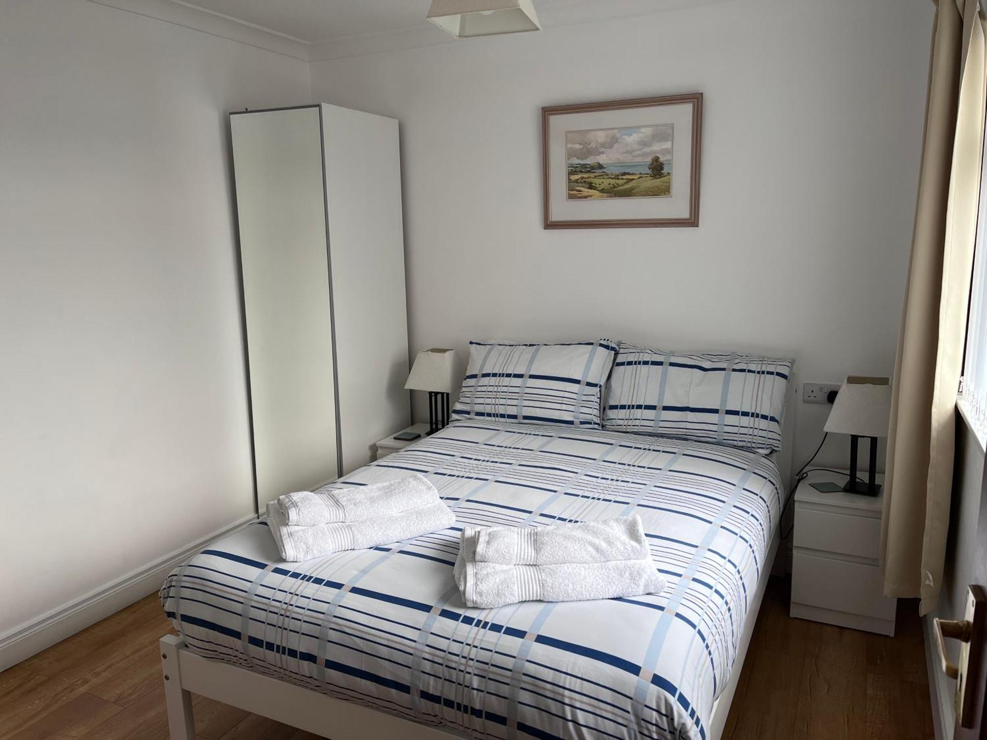 Holiday home Spacious 5 Double Bed Bedroom Near Belfast *