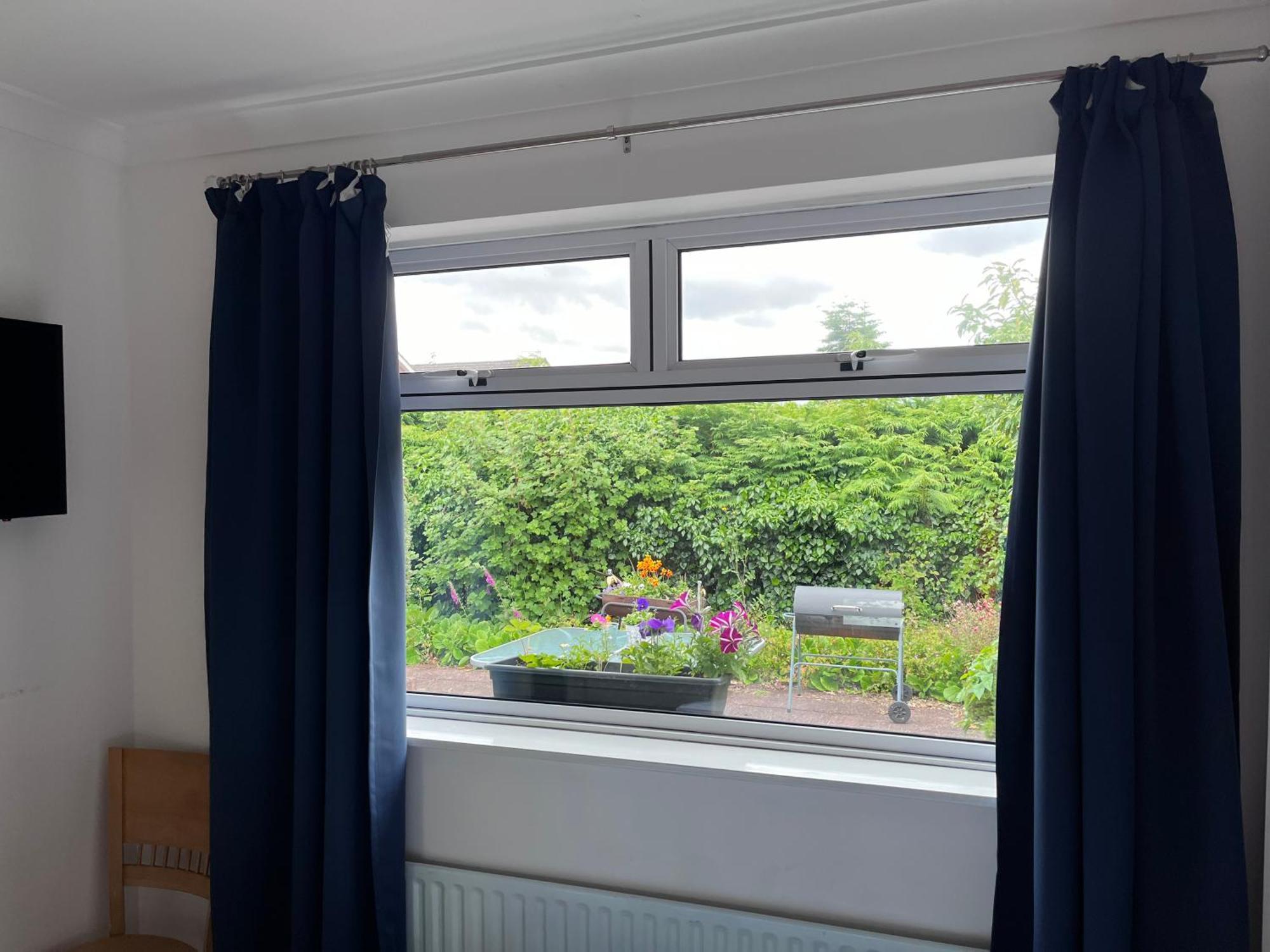 Holiday home Spacious 5 Double Bed Bedroom Near Belfast Lisburn